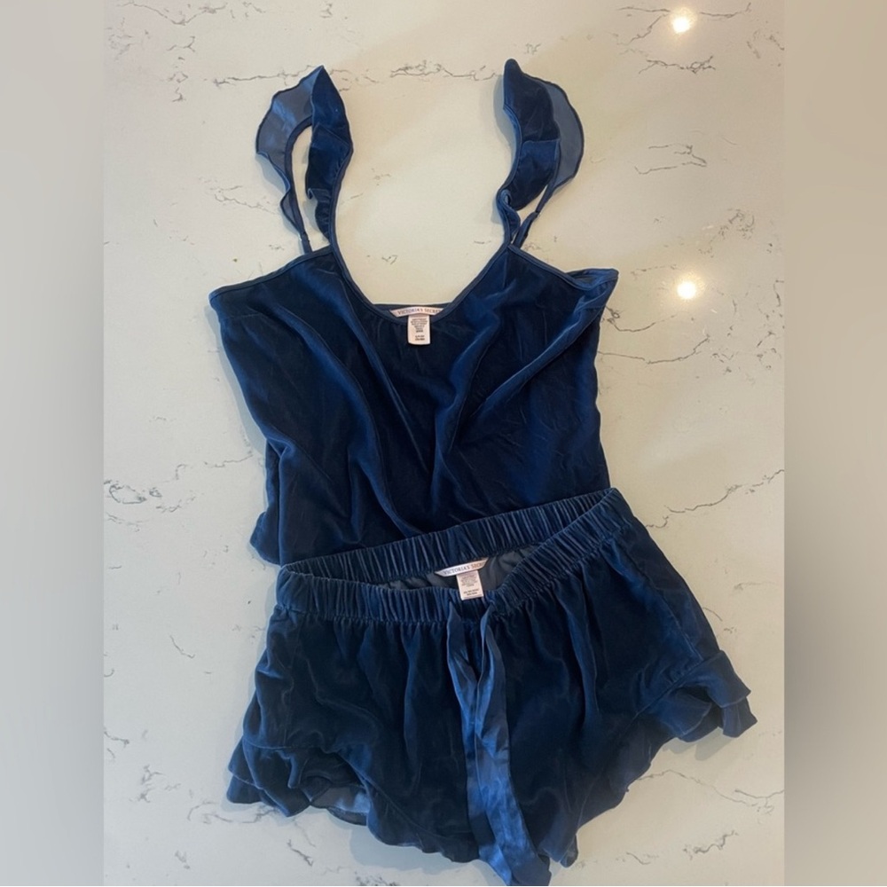 Victoria’s Secret crushed velvet pajama set!
